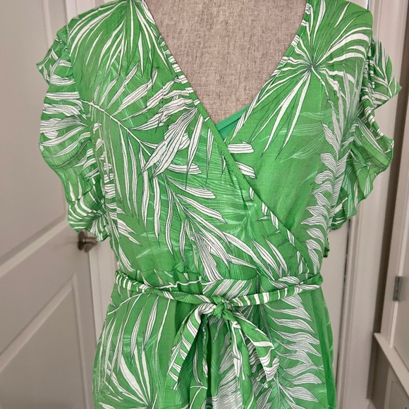 NWT! Mlle Gabrielle Woman’s Green & White Tropical Leaf Print Midi Dress. Sz L - Picture 6 of 14